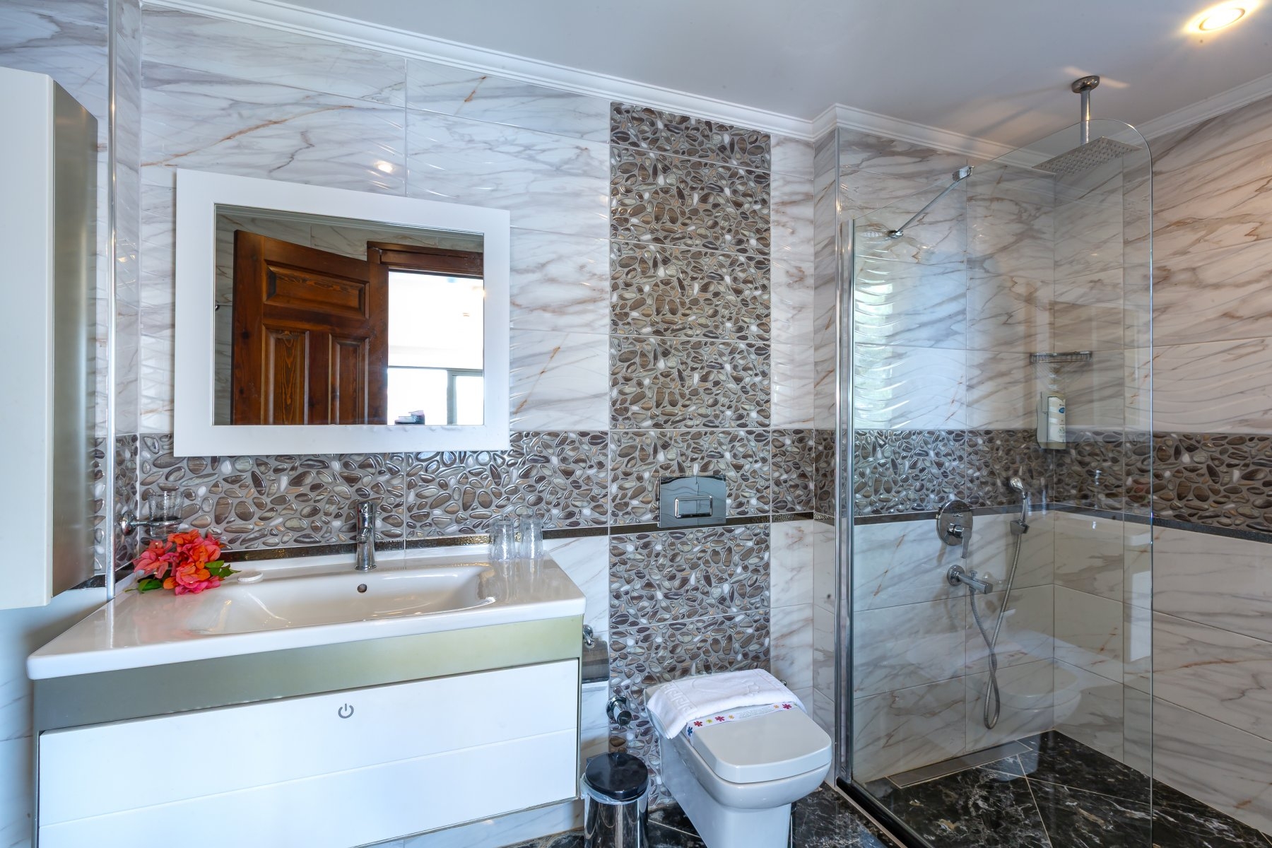 superiror suite with private pool_5