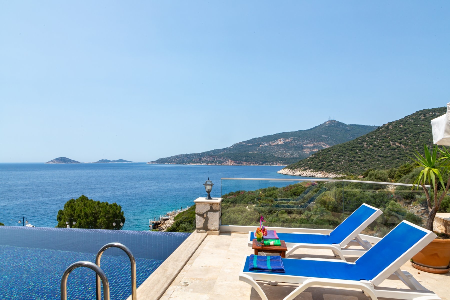 superiror suite with private pool_9